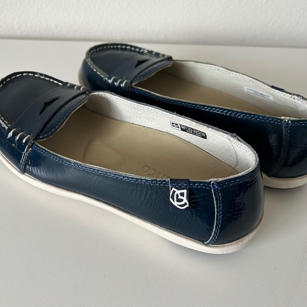 NWT Spenco Women Navy Blue Patent Leather Total Support Penny Loafers Shoes Sz 7
